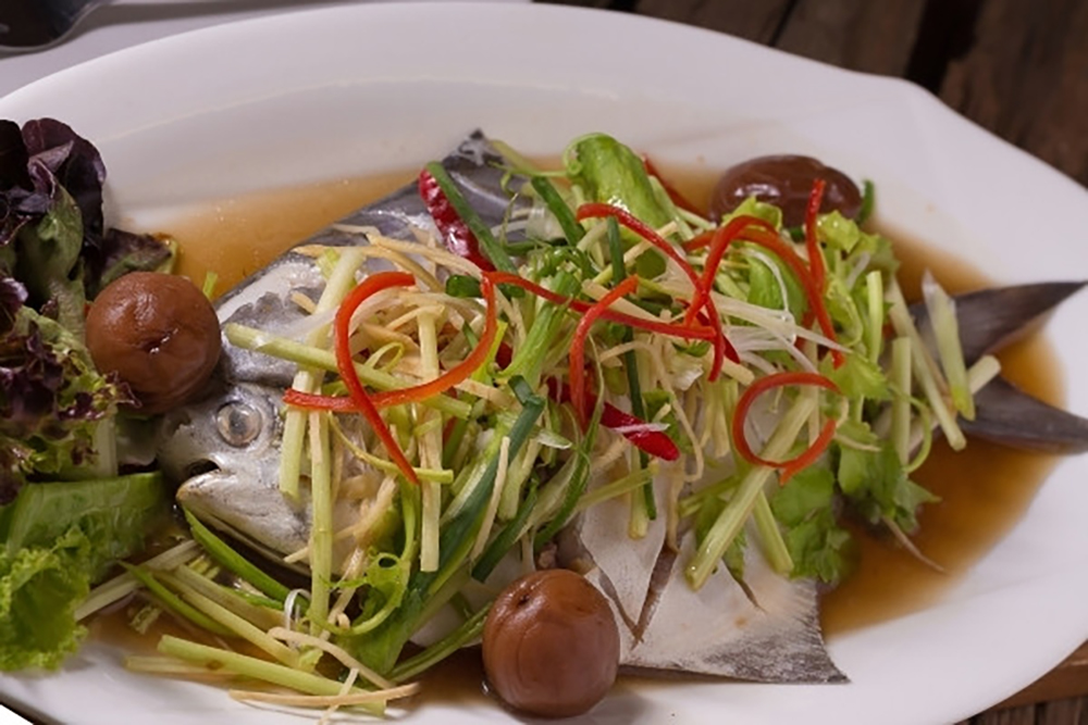 เครดิตภาพ : https://bestreview.asia/foods/manus-steamed-fish/