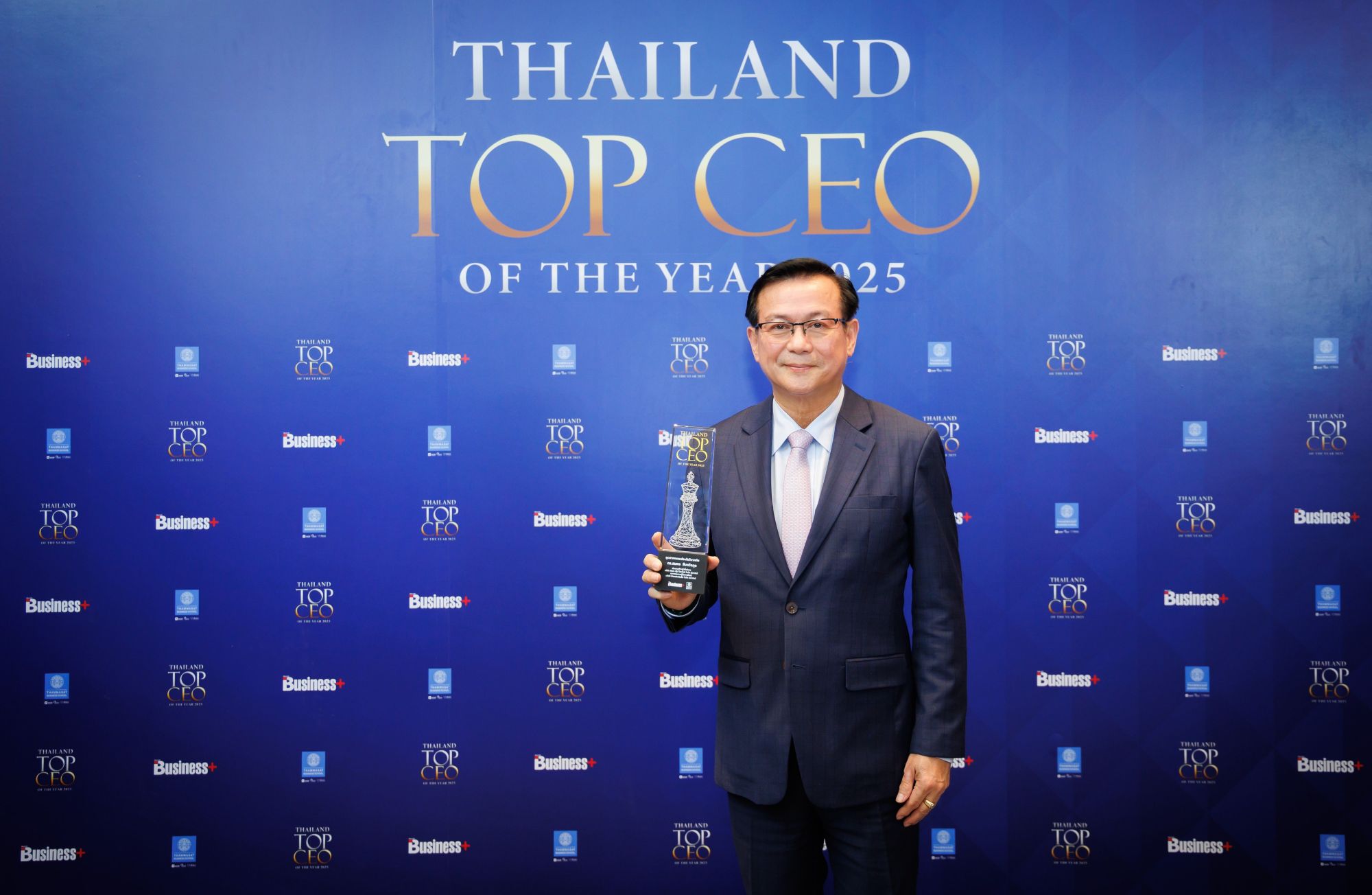 “สมพร สืบถวิลกุล” คว้ารางวัล “THAILAND TOP CEO OF THE YEAR 2025”
