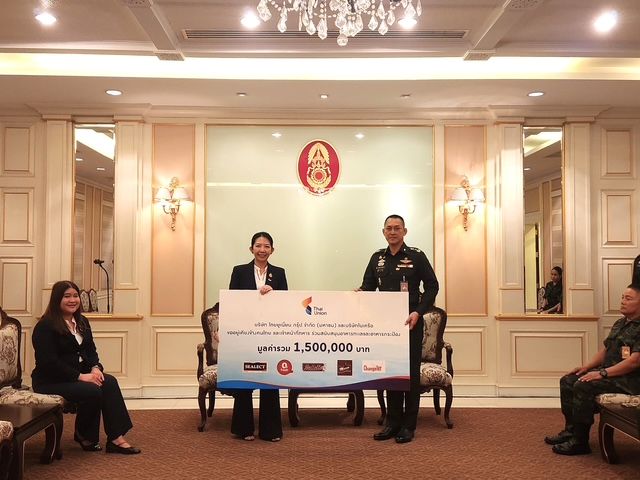 กลุ่มไทยยูเนี่ยน ขออยู่เคียงข้างคนไทย ร่วมส่งมอบอาหารผ่านกองทัพบก