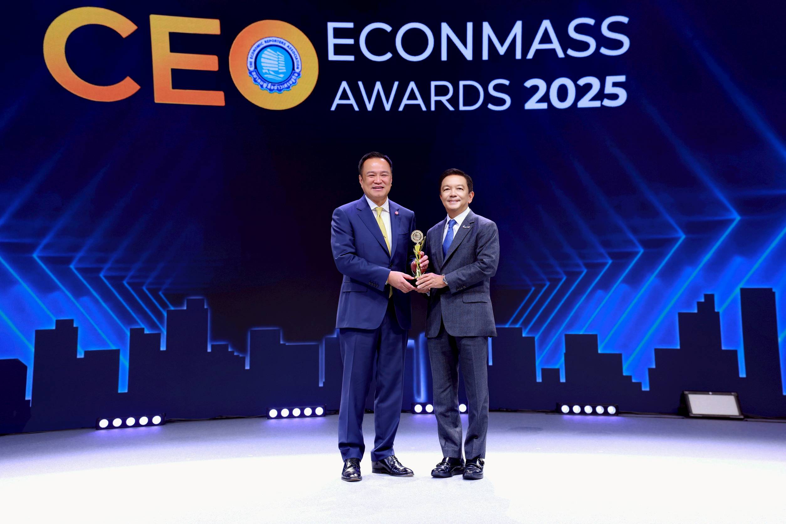 “คงกระพัน” คว้า 2 รางวัล สุดยอดซีอีโอรัฐวิสาหกิจ ในงาน CEO Econmass Awards 2025